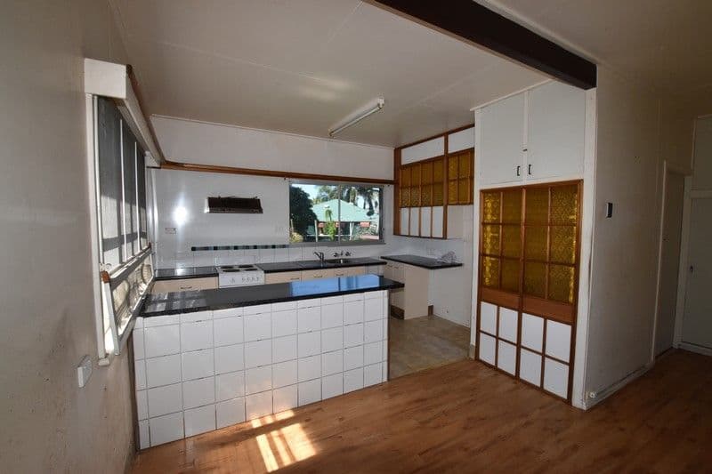 10 Glegg Street, West Gladstone QLD 4680, West Gladstone - Thumbnail 2