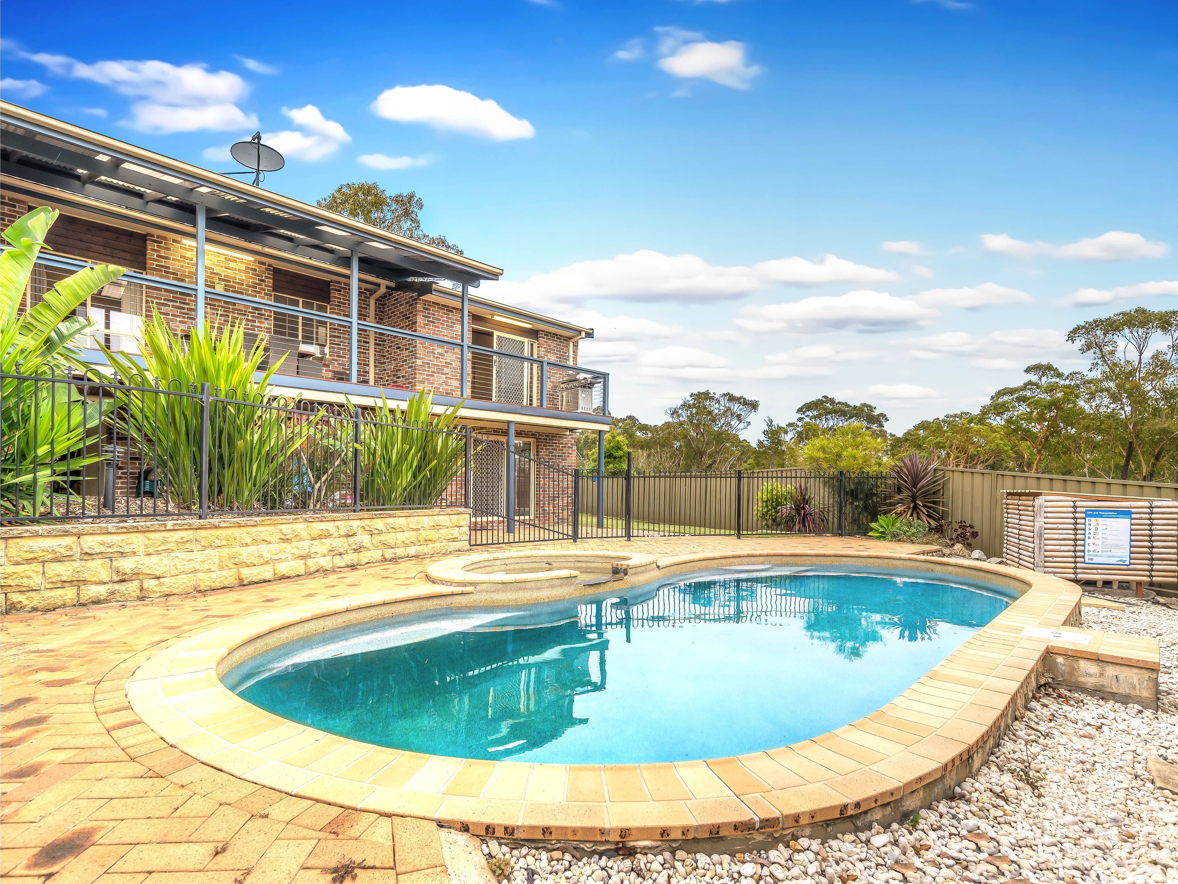 7 Saligna Place, Helensburgh - Image 1