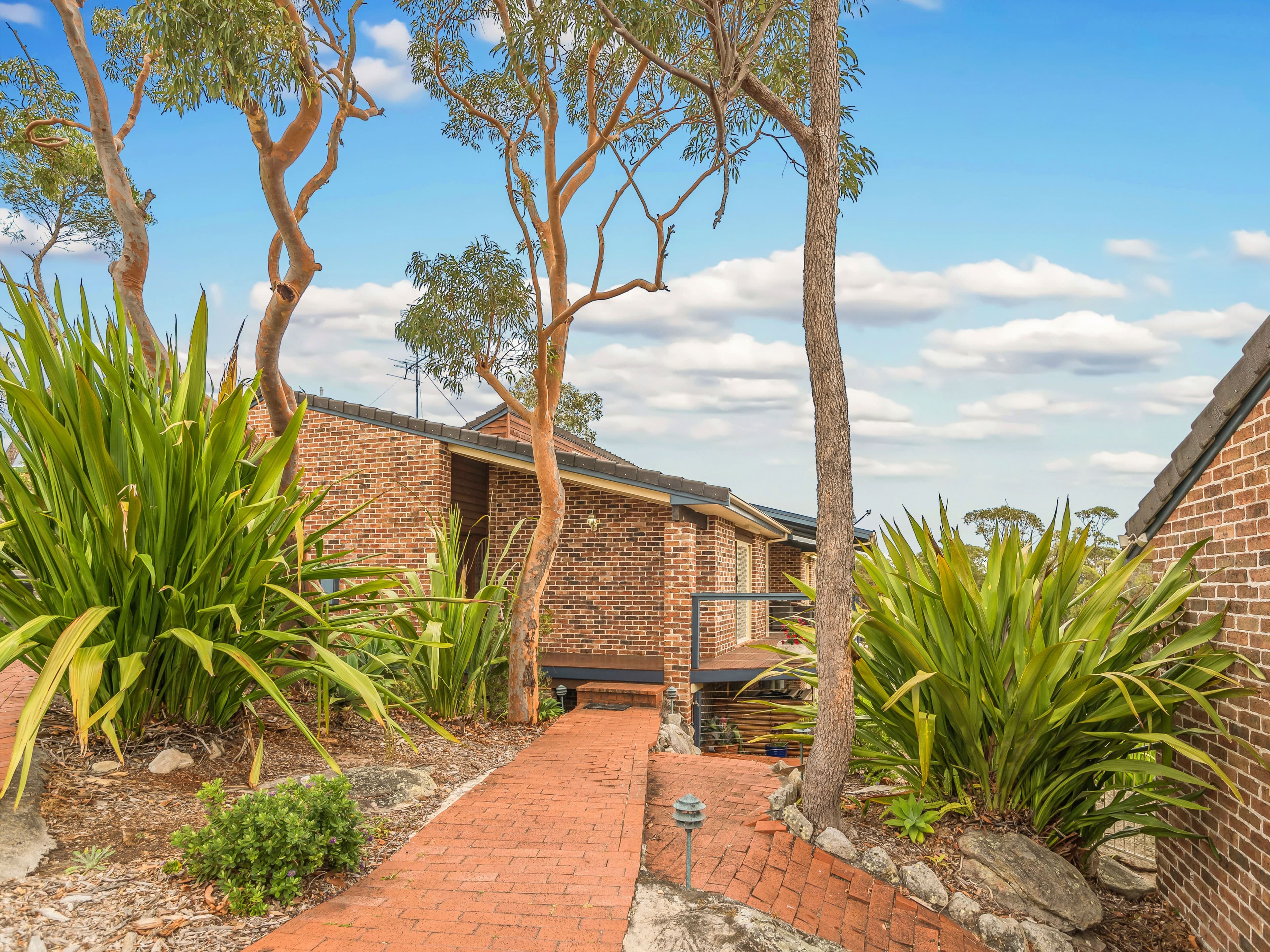 7 Saligna Place, Helensburgh - Thumbnail 2