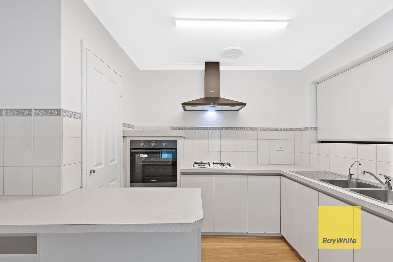 48 Lyrebird Way, Thornlie WA 6108, Thornlie - Thumbnail 2