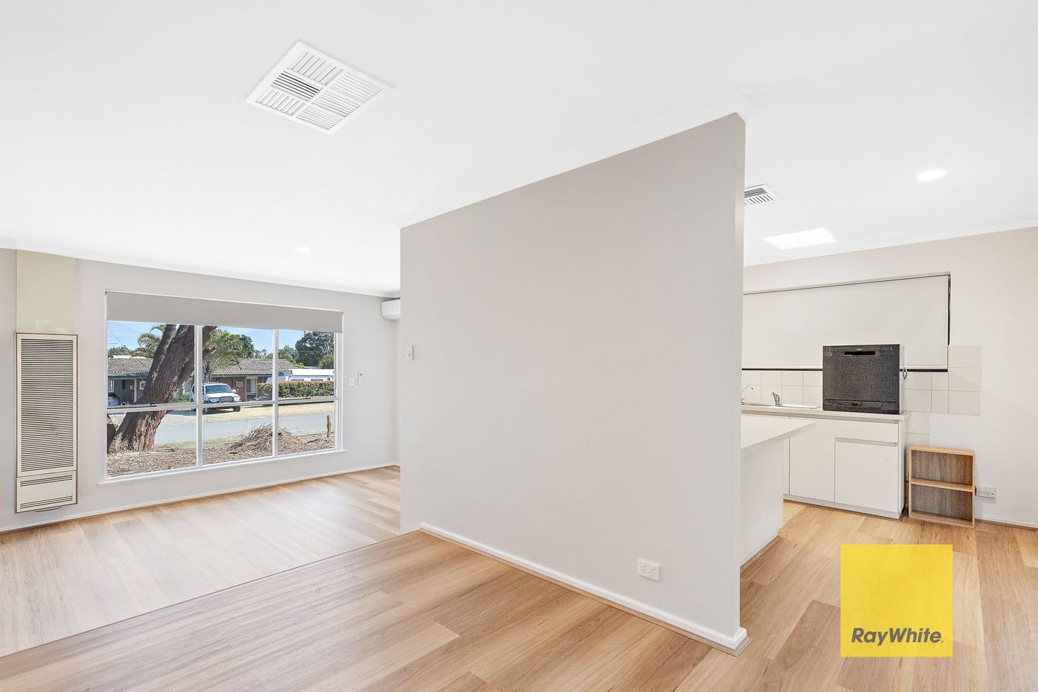 48 Lyrebird Way, Thornlie WA 6108, Thornlie - Thumbnail 5