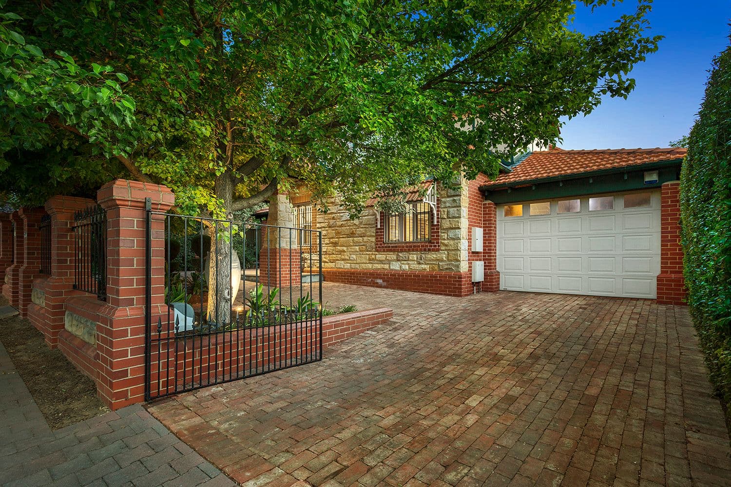 17 Le Hunte Avenue, Prospect SA 5082, Prospect - Thumbnail 2