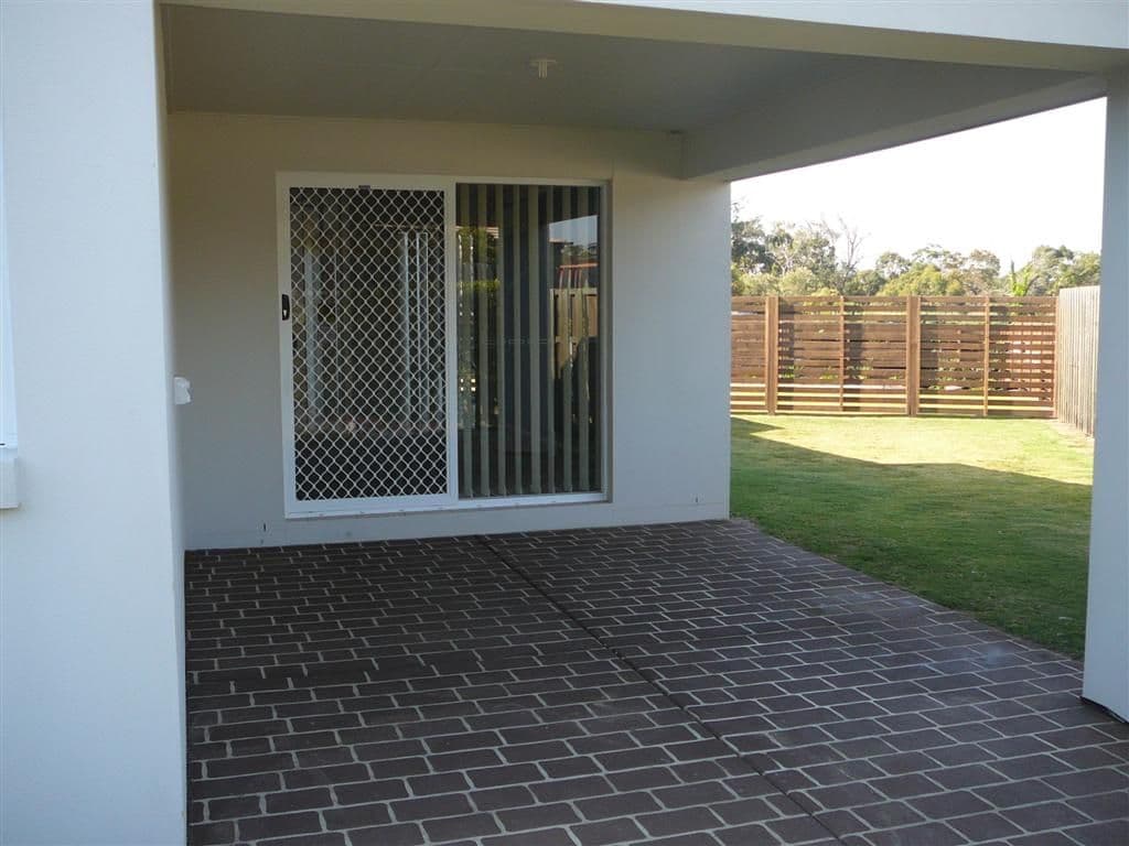 12 Aqua Crescent, REDLAND BAY QLD 4165, Redland Bay - Thumbnail 3