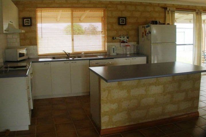 4 Salvaire Crescent, LANCELIN WA 6044, Lancelin - Thumbnail 4