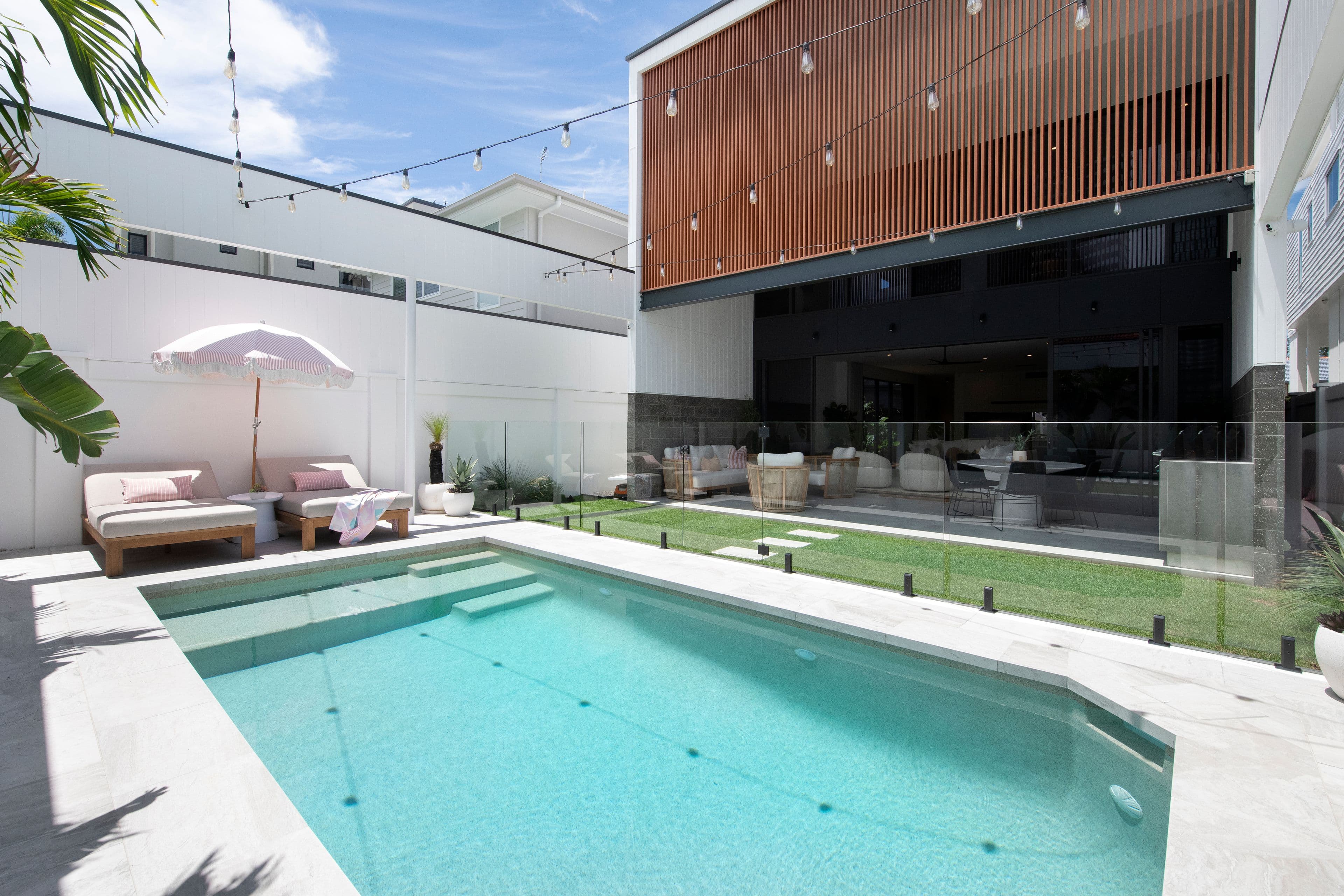 19 Cronulla Avenue, Mermaid Beach QLD 4218, Mermaid Beach - Thumbnail 2