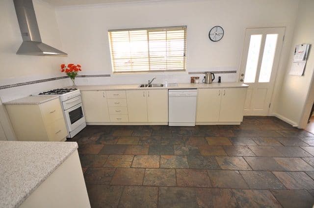 109 Burnside Road, BANNOCKBURN VIC 3331, Bannockburn - Thumbnail 3