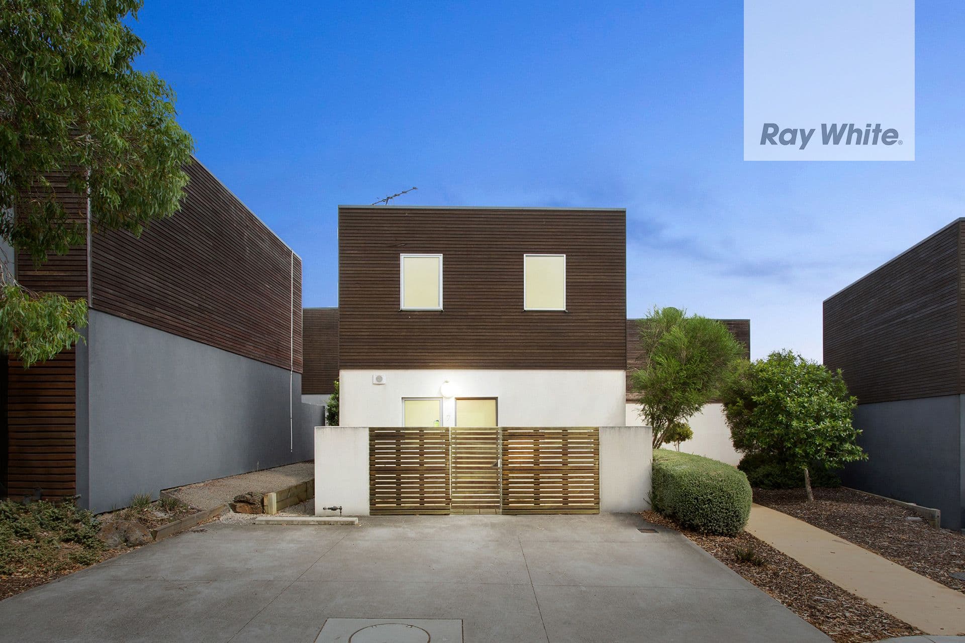 7 Silverash Drive, Bundoora VIC 3083, Bundoora - Thumbnail 2