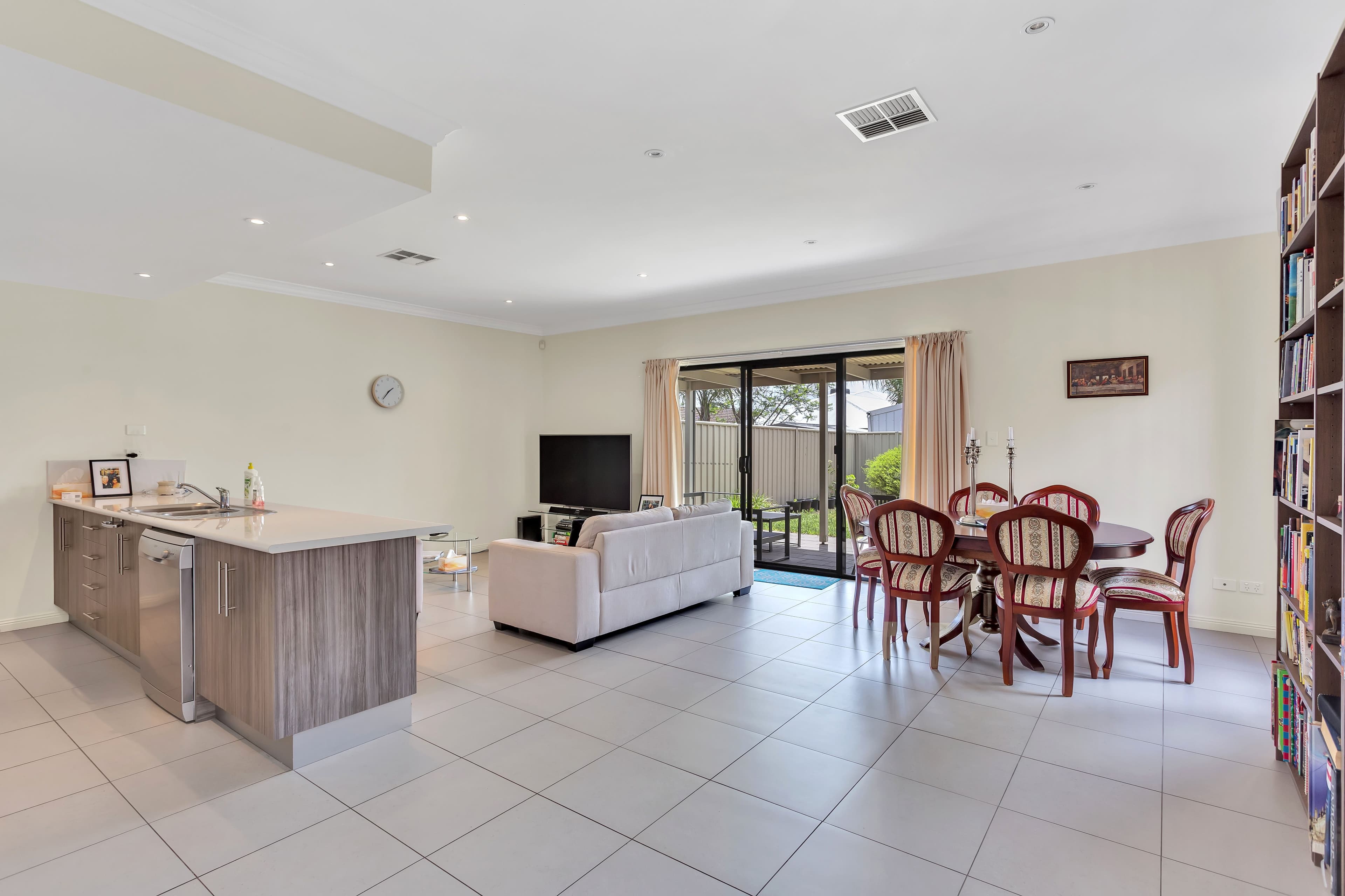 18 Francis Avenue, Broadview SA 5083, Broadview - Thumbnail 2