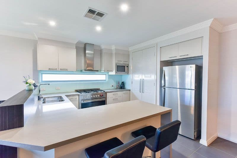 7 Plymouth Boulevard, Spring Farm - Thumbnail 4