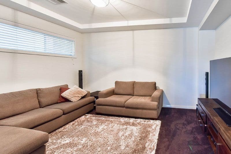 7 Plymouth Boulevard, Spring Farm - Thumbnail 5