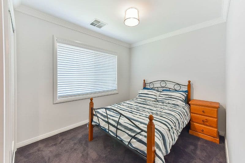 7 Plymouth Boulevard, Spring Farm - Thumbnail 8