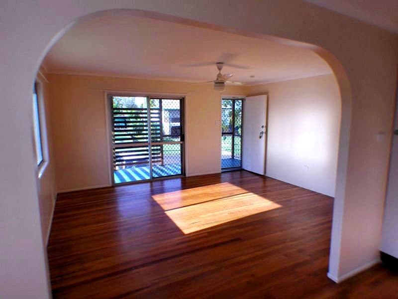 6  Skinner Crescent, SILKSTONE QLD 4304, Silkstone - Thumbnail 3
