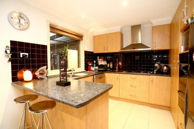 8 Turramurra Drive, ROWVILLE VIC 3178, Rowville - Thumbnail 2