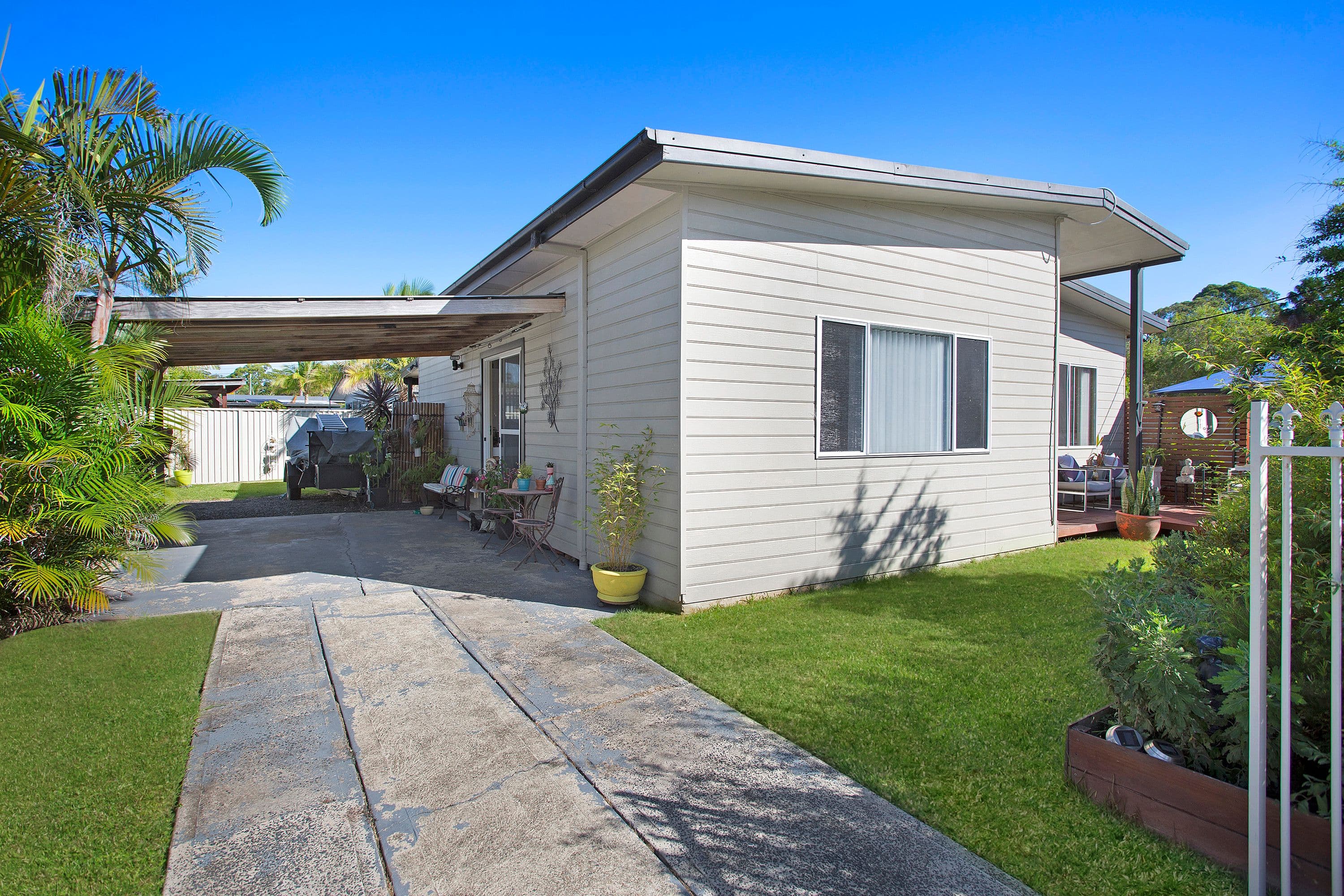 5 Marlborough Place, Berkeley Vale - Image 1