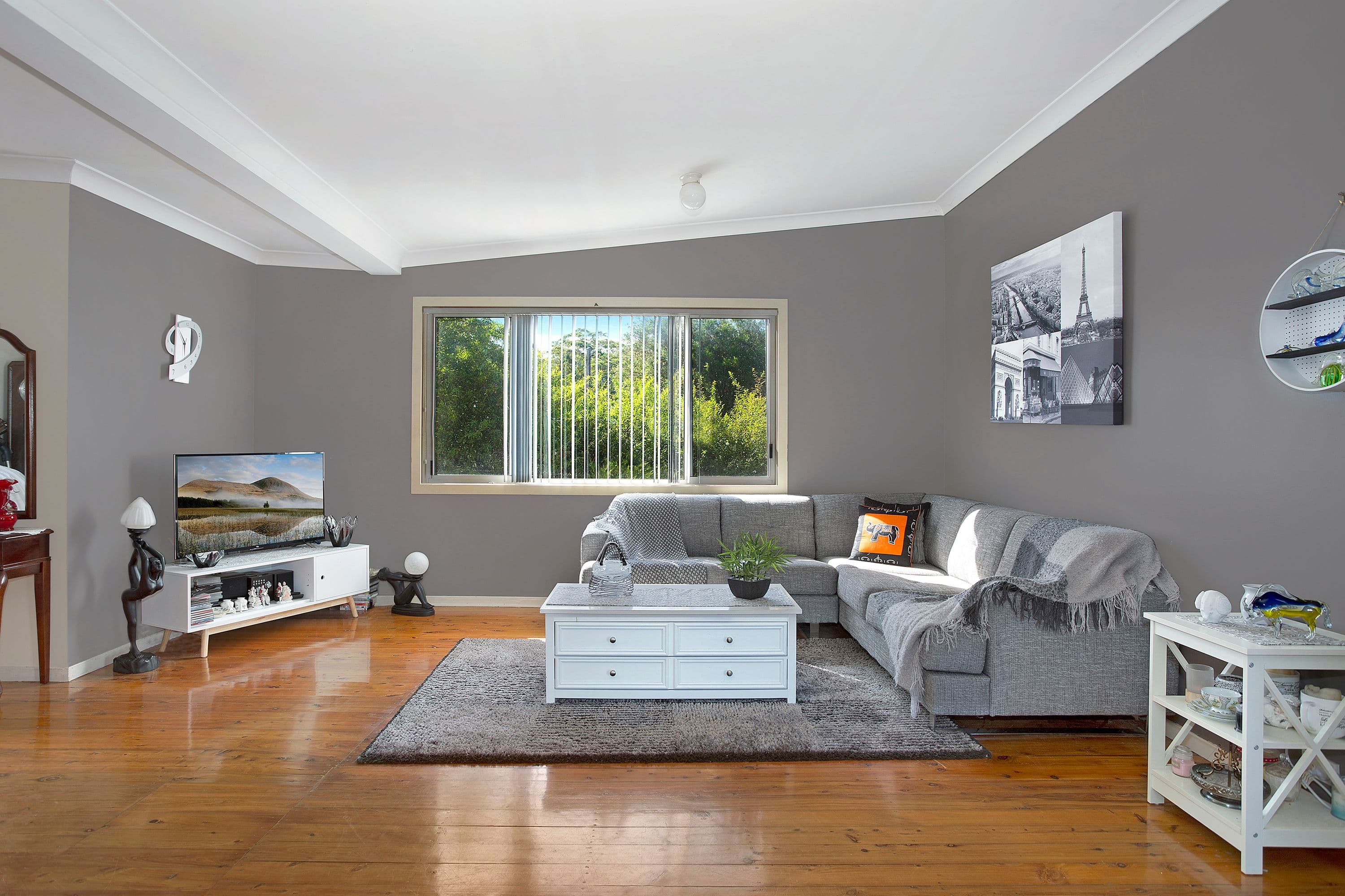 5 Marlborough Place, Berkeley Vale - Thumbnail 2