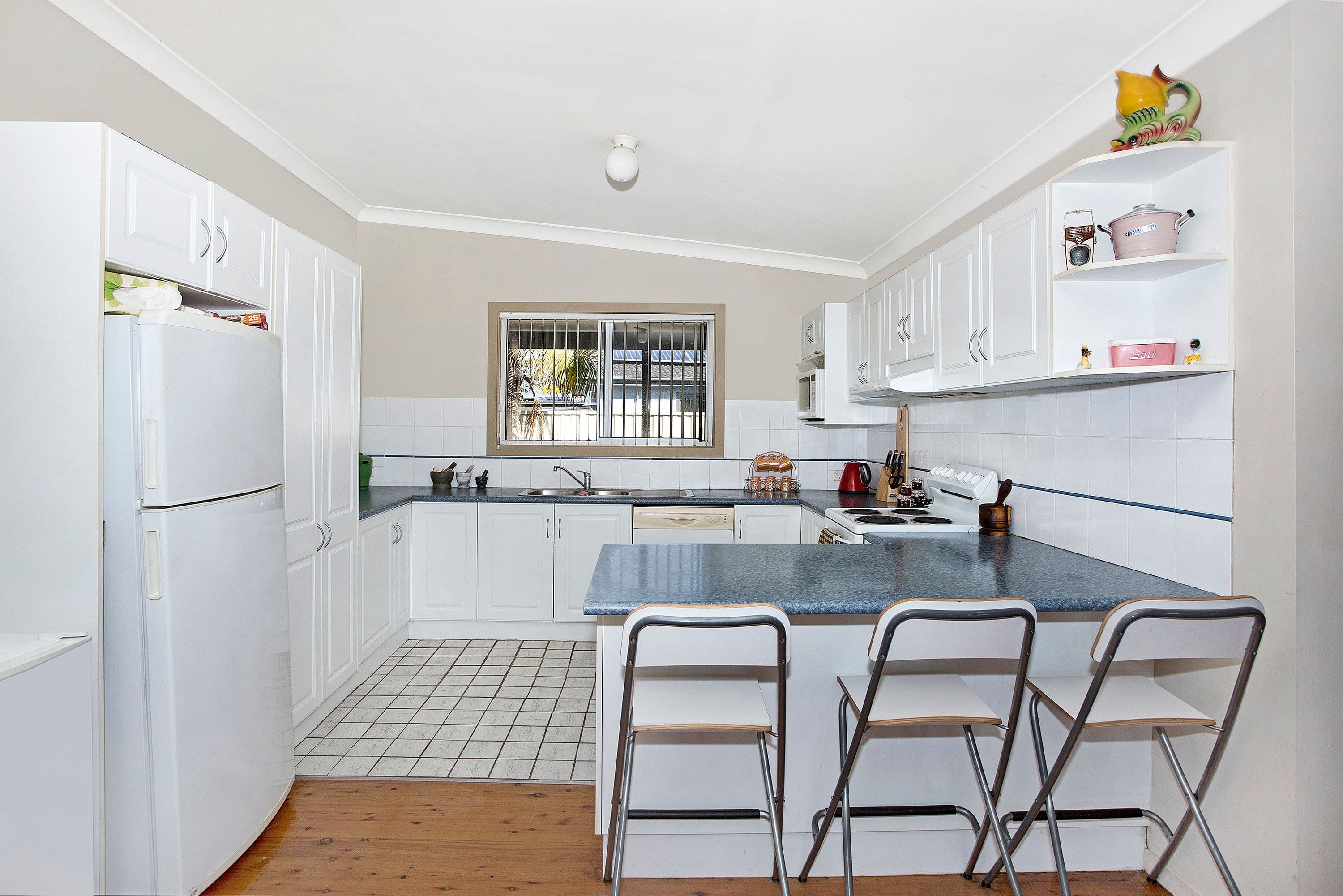 5 Marlborough Place, Berkeley Vale - Thumbnail 3