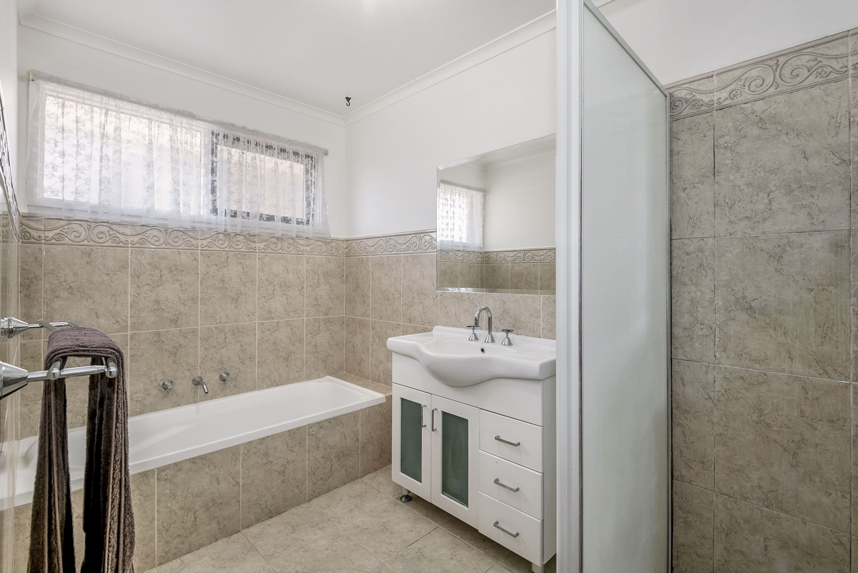 19 Hurlstone Crescent, Mill Park VIC 3082, Mill Park - Thumbnail 7