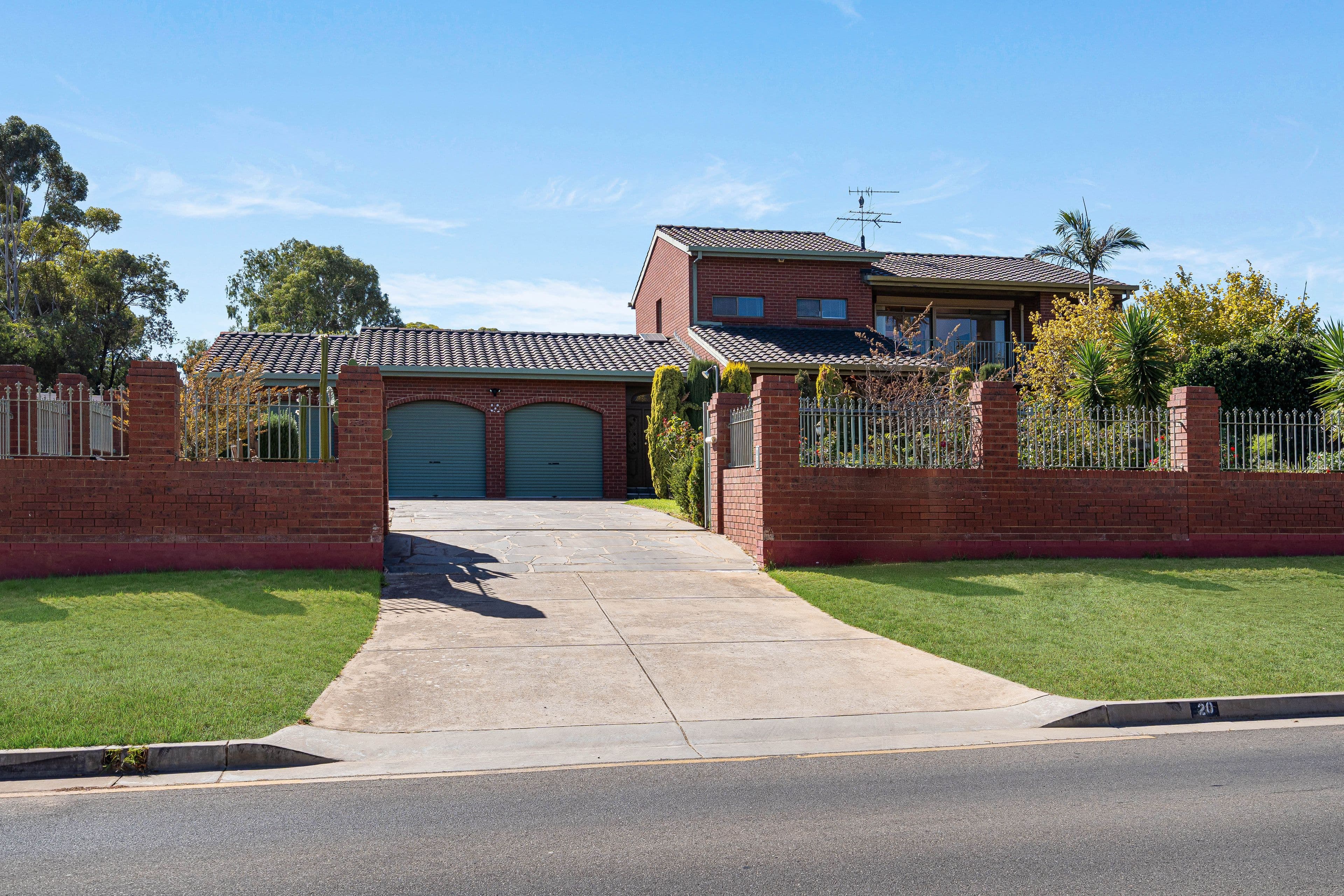 20 Cornwall Drive, Gulfview Heights SA 5096, Gulfview Heights - Image 1
