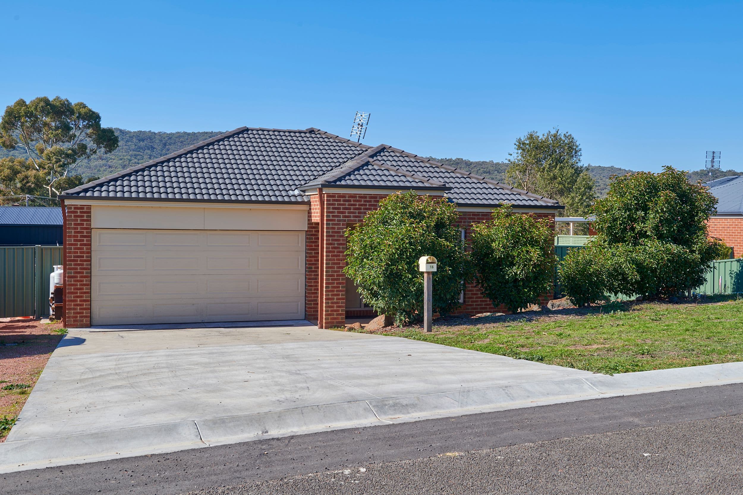 16 Valli Street, Heathcote VIC 3523, Heathcote - Thumbnail 3