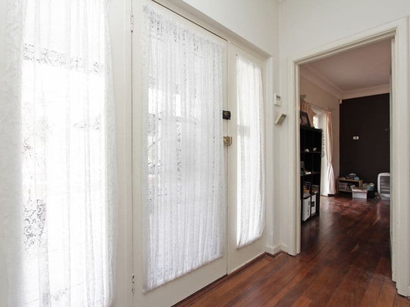 335 Wright Street, CLOVERDALE WA 6105, Cloverdale - Thumbnail 2