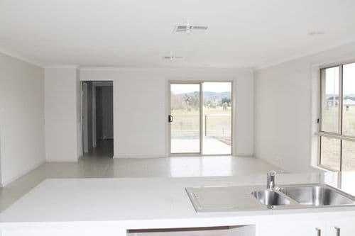8 Deniston Circuit, BUNGENDORE NSW 2621, Bungendore - Thumbnail 4