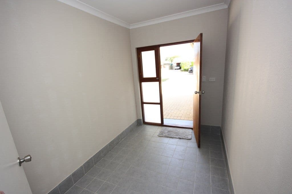 36 Charteris Drive, Ivanhoe East, Ivanhoe East - Thumbnail 4