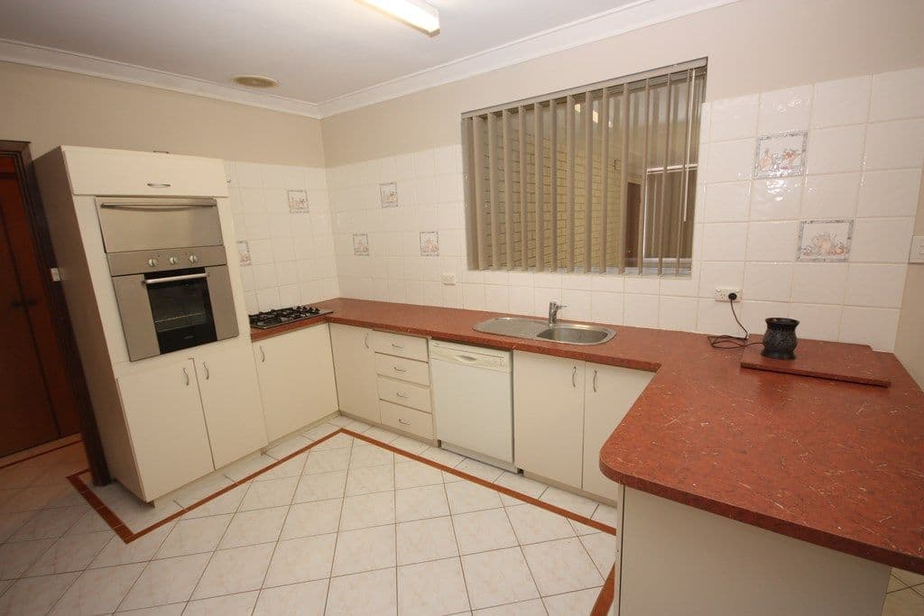 36 Charteris Drive, Ivanhoe East, Ivanhoe East - Thumbnail 5