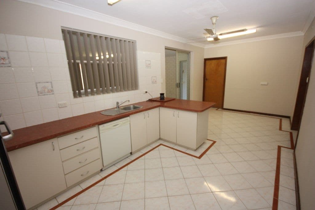 36 Charteris Drive, Ivanhoe East, Ivanhoe East - Thumbnail 6