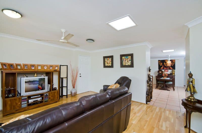 2 Bunbury Court, ELANORA QLD 4221, Elanora - Thumbnail 3