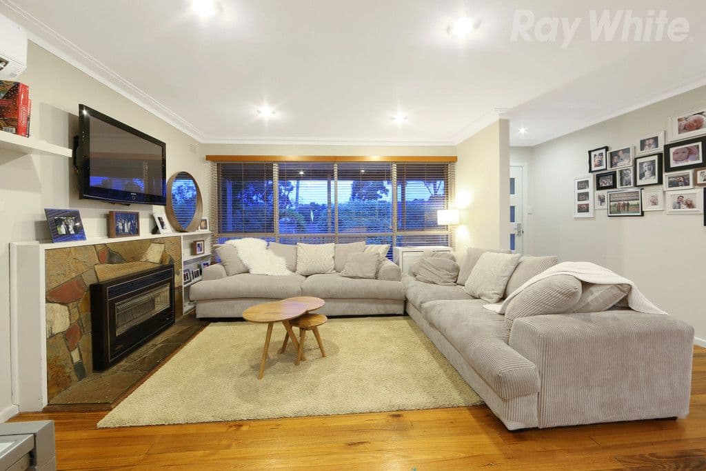 1 Towner Drive, Knoxfield VIC 3180, Knoxfield - Thumbnail 2