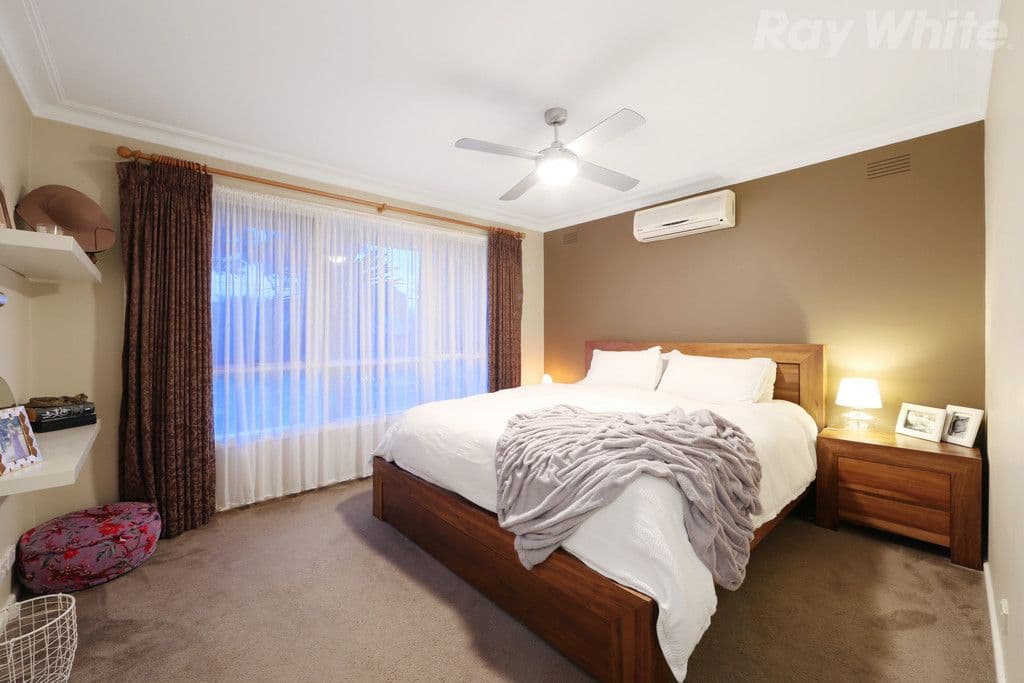 1 Towner Drive, Knoxfield VIC 3180, Knoxfield - Thumbnail 4
