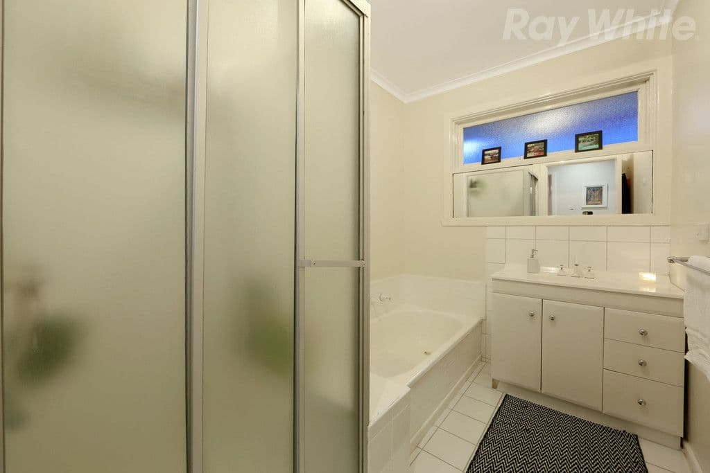 1 Towner Drive, Knoxfield VIC 3180, Knoxfield - Thumbnail 7