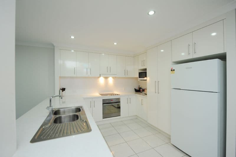 27 Side Street, WEST GLADSTONE QLD 4680, West Gladstone - Thumbnail 2