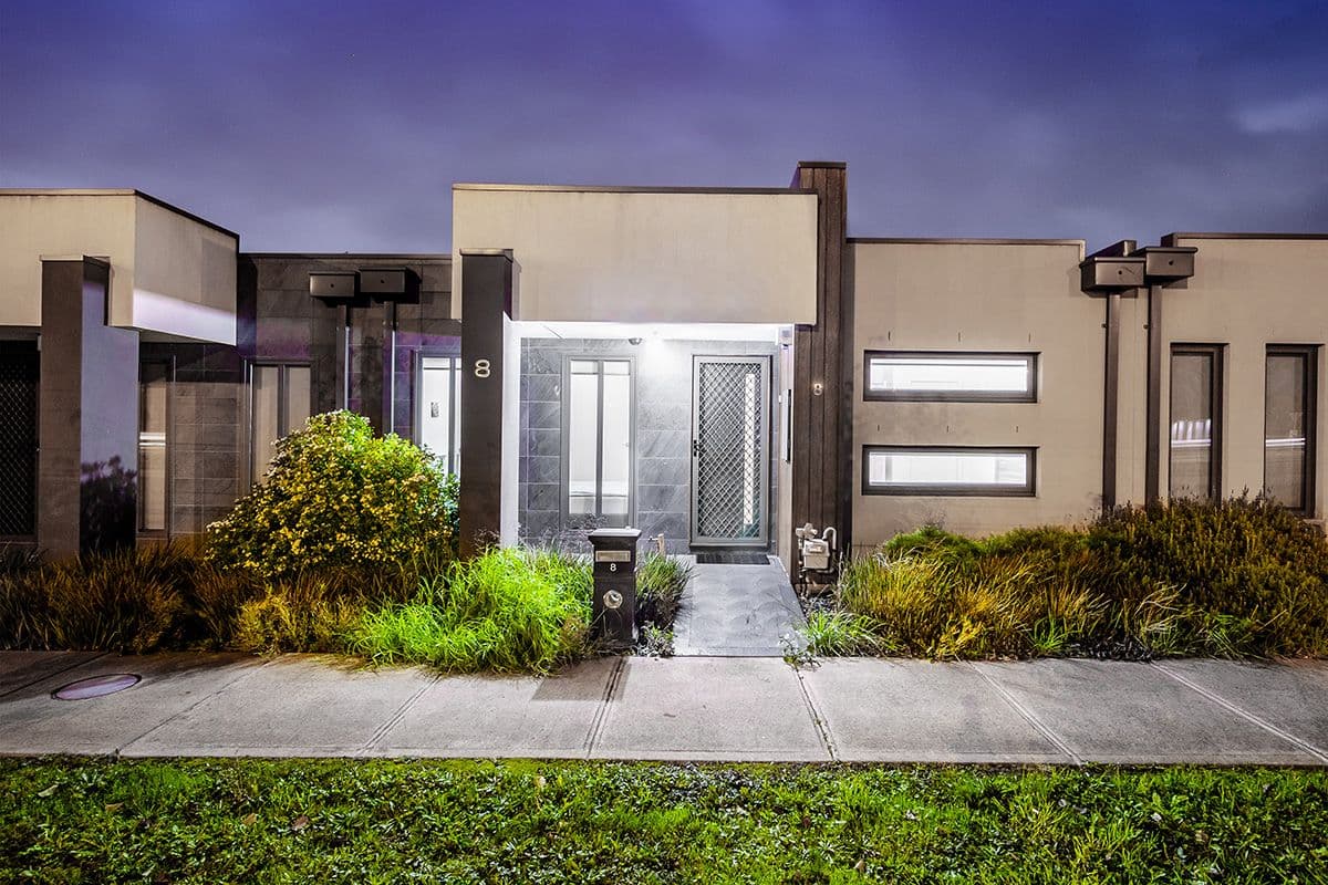8 Kavanagh Lane, Clyde North VIC 3978, Clyde North - Image 1