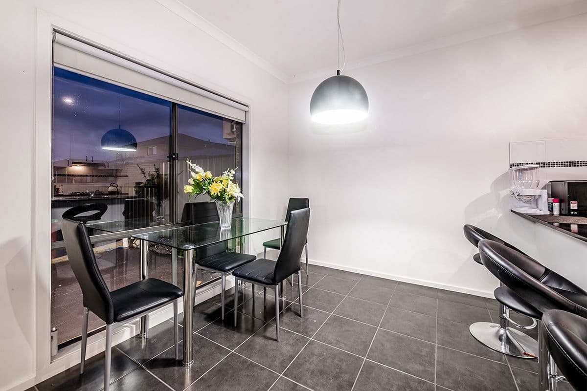 8 Kavanagh Lane, Clyde North VIC 3978, Clyde North - Thumbnail 5