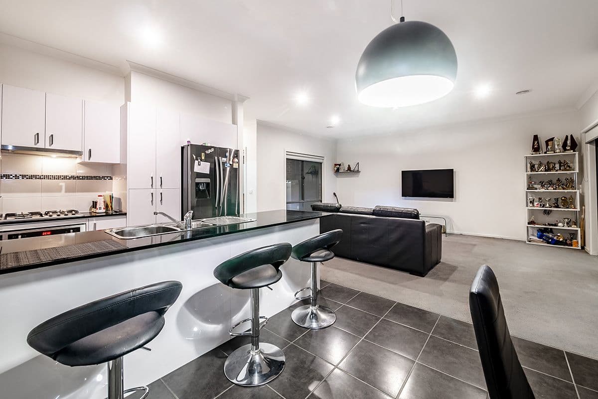 8 Kavanagh Lane, Clyde North VIC 3978, Clyde North - Thumbnail 6