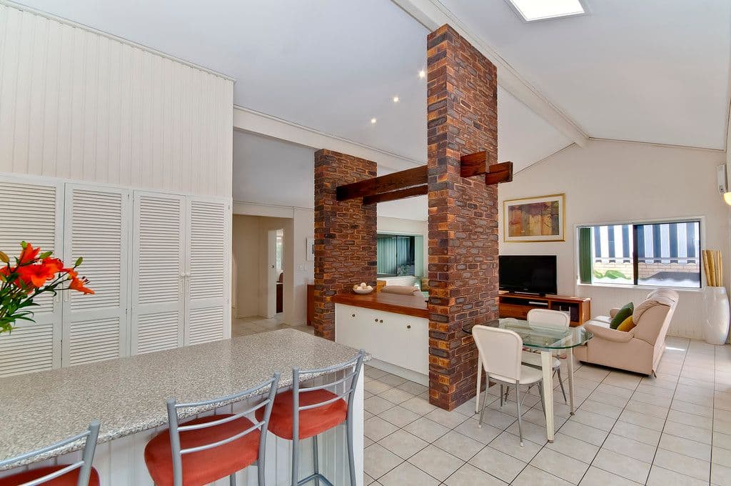 166 Mallawa Drive, PALM BEACH QLD 4221, Palm Beach - Thumbnail 3