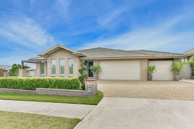11 Dewpoint Drive, Spring Farm - Image 1