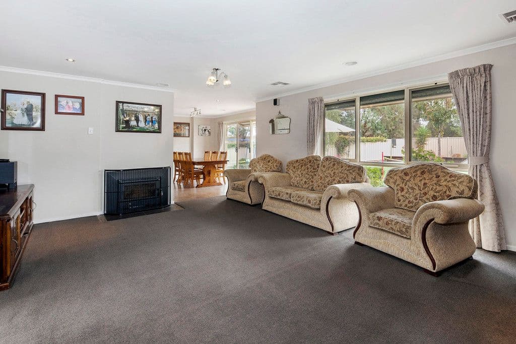 9 Namron Court, Miners Rest VIC 3352, Miners Rest - Thumbnail 3