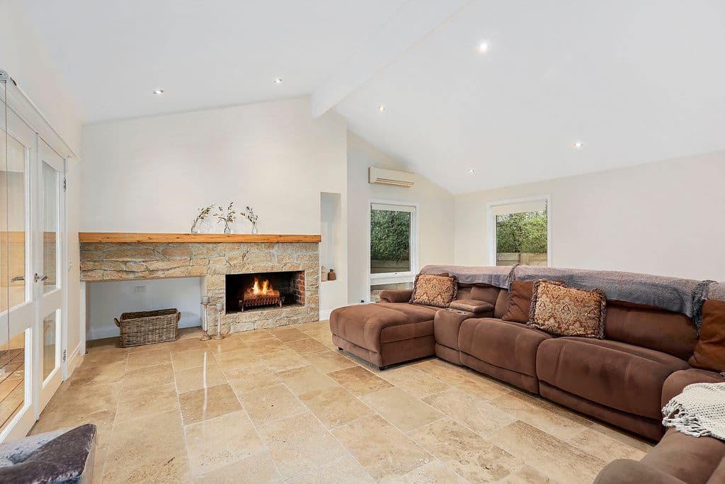 50 Victoria Road, Wandin North VIC 3139, Wandin North - Thumbnail 4
