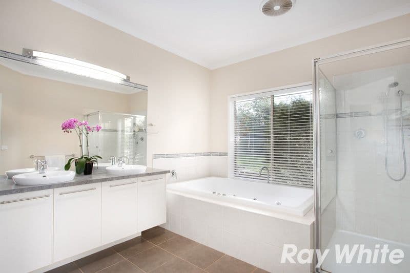 25 Waterford Rise, PAKENHAM VIC 3810, Pakenham - Thumbnail 3