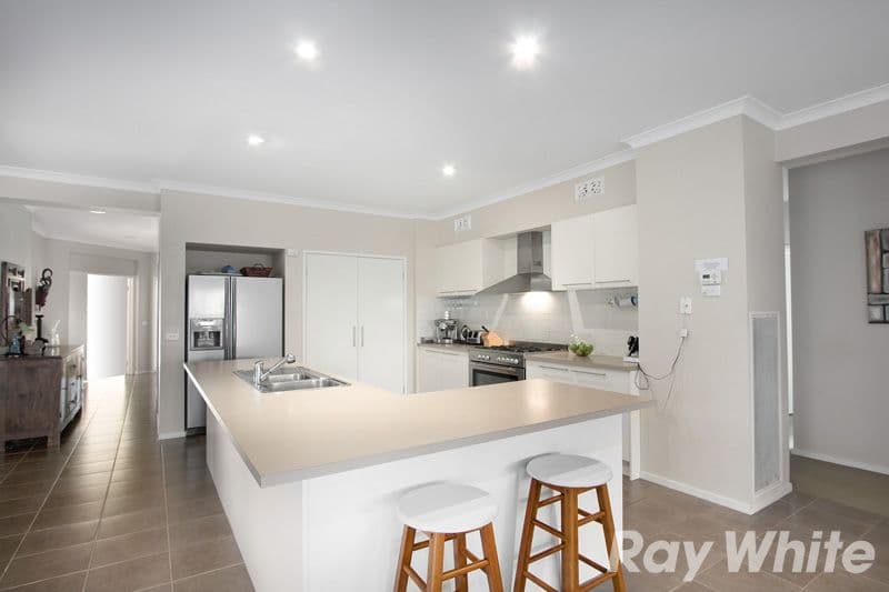 25 Waterford Rise, PAKENHAM VIC 3810, Pakenham - Thumbnail 6