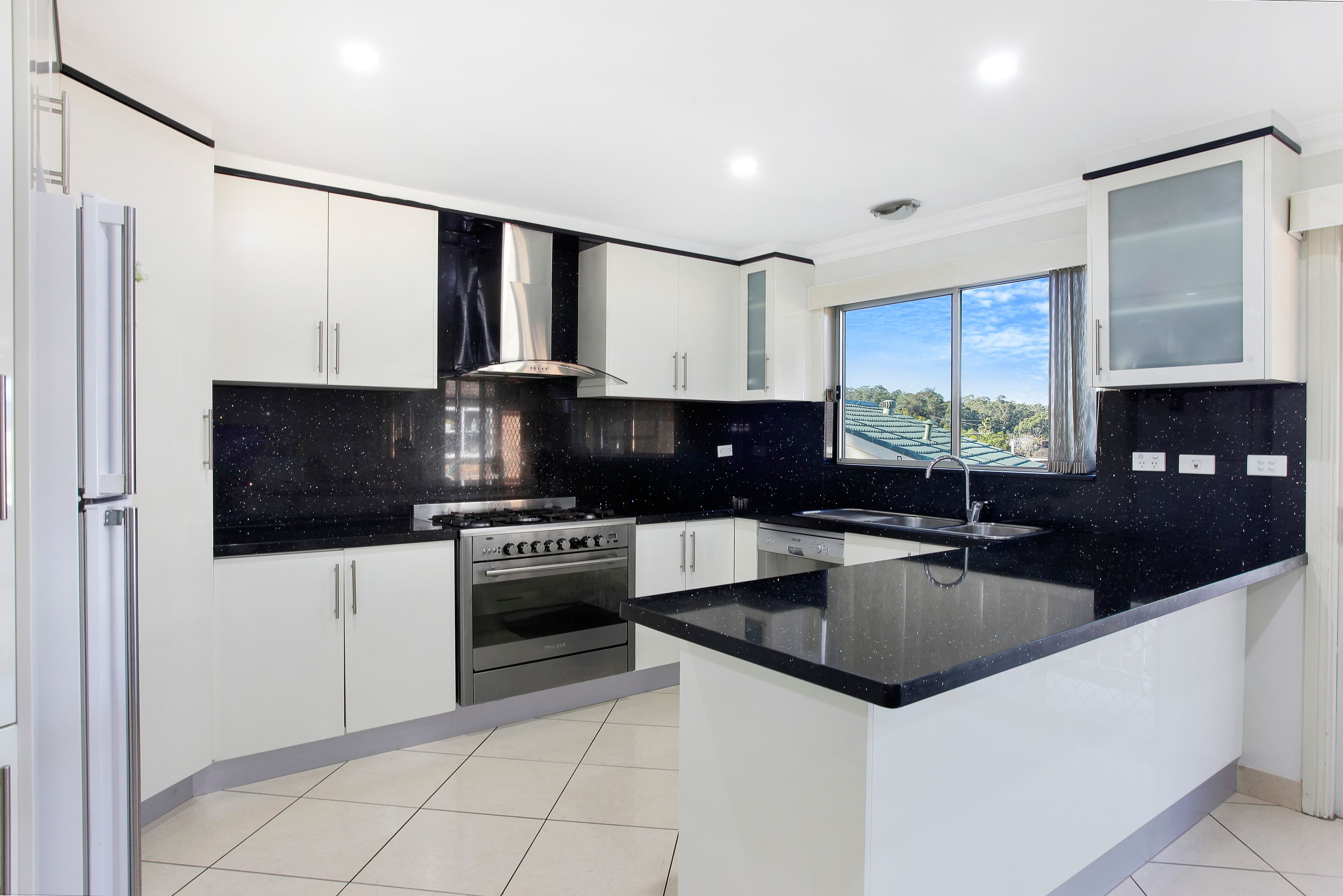 1 Ainsworth Crescent, Wetherill Park - Thumbnail 2