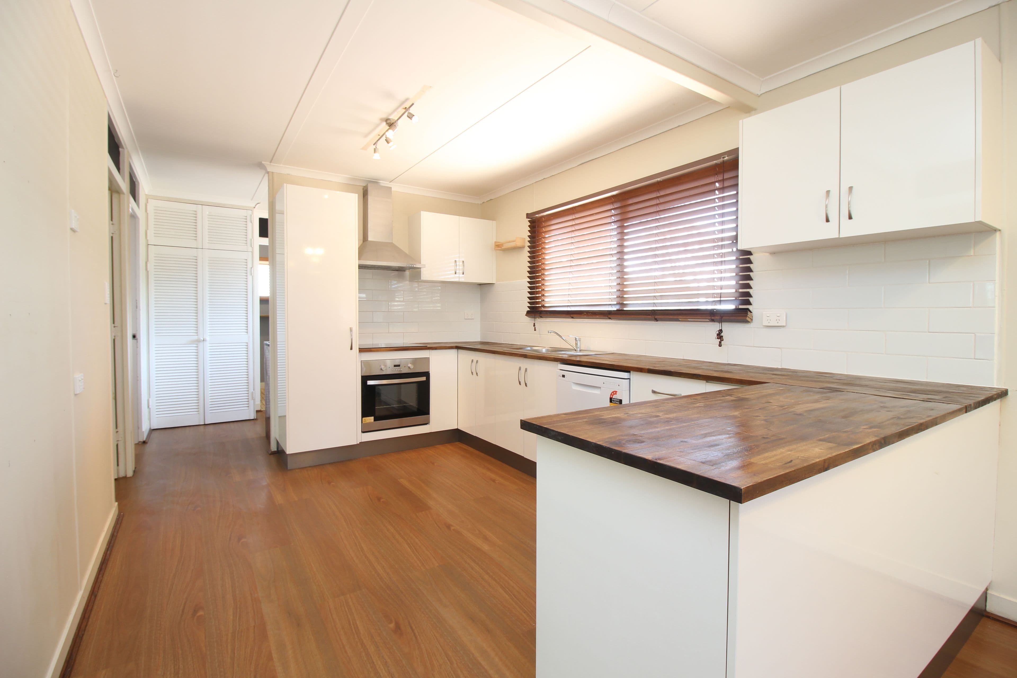 11 Retro Street, Capella QLD 4723, Capella - Thumbnail 2