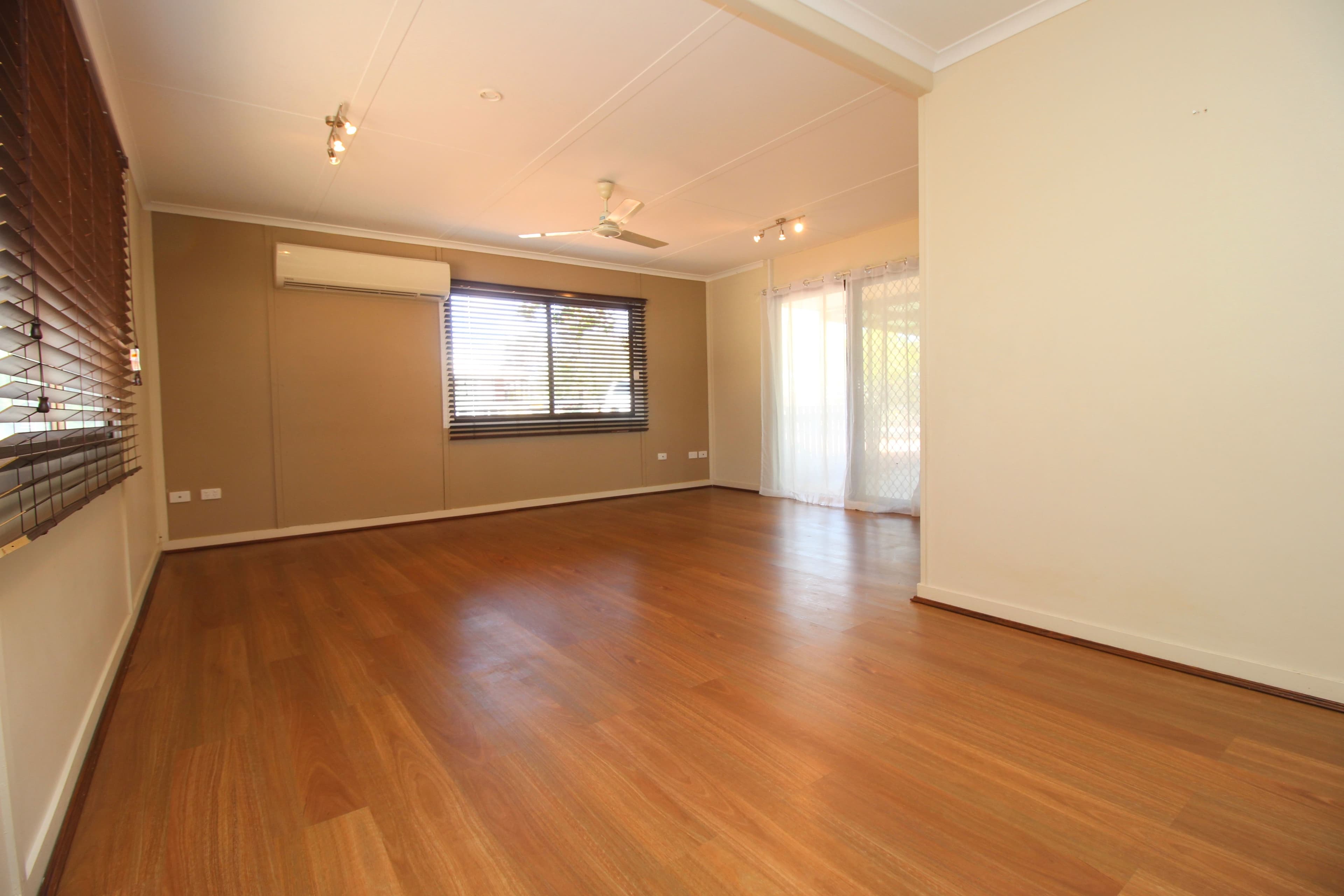 11 Retro Street, Capella QLD 4723, Capella - Thumbnail 6