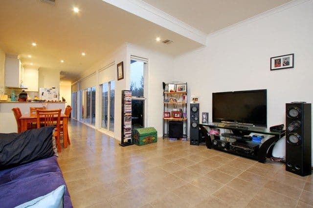 131 Henty Street, RESERVOIR VIC 3073, Reservoir - Thumbnail 3