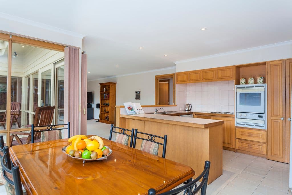 37 Glastonbury Drive, HIGHTON VIC 3216, Highton - Thumbnail 7