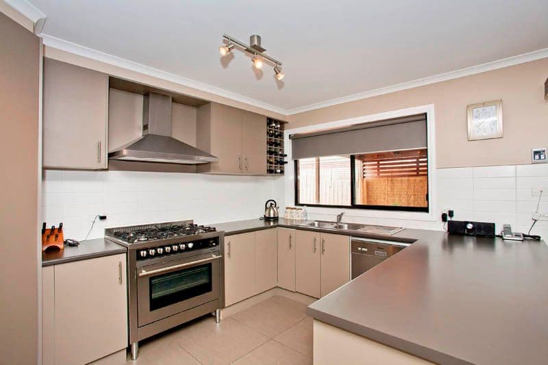 42 Haugh Street, LOVELY BANKS VIC 3221, Lovely Banks - Thumbnail 3