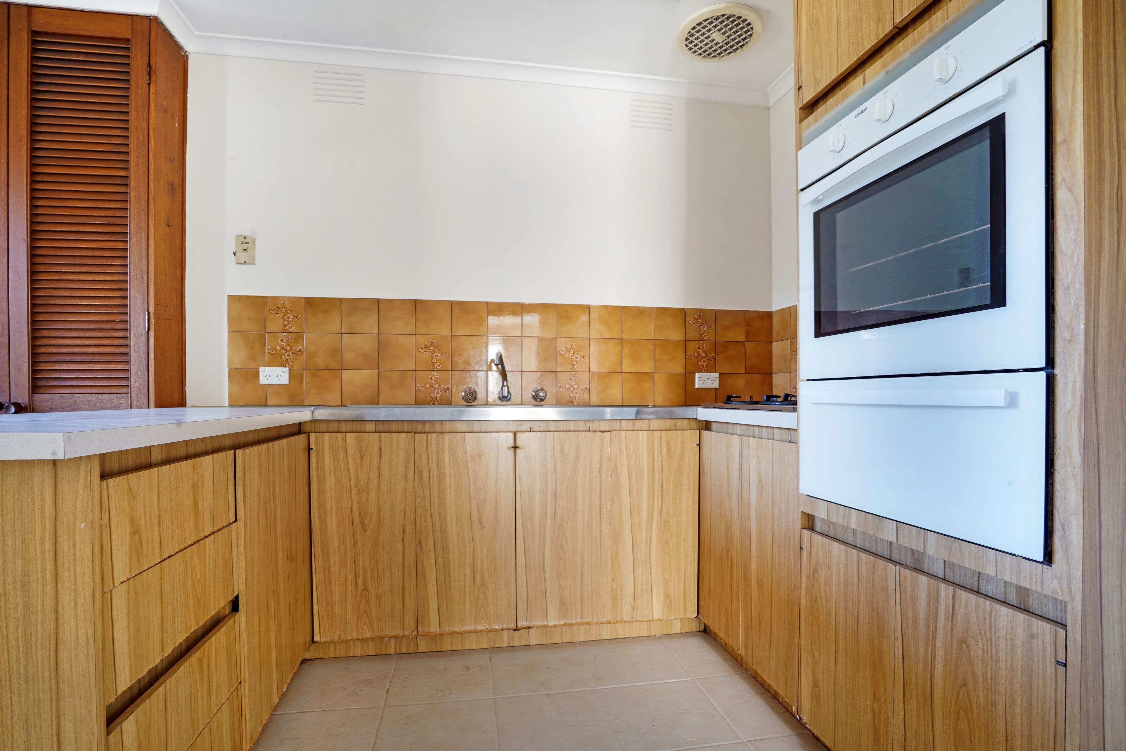 942 Heatherton Road, Springvale South VIC 3172, Springvale South - Thumbnail 4