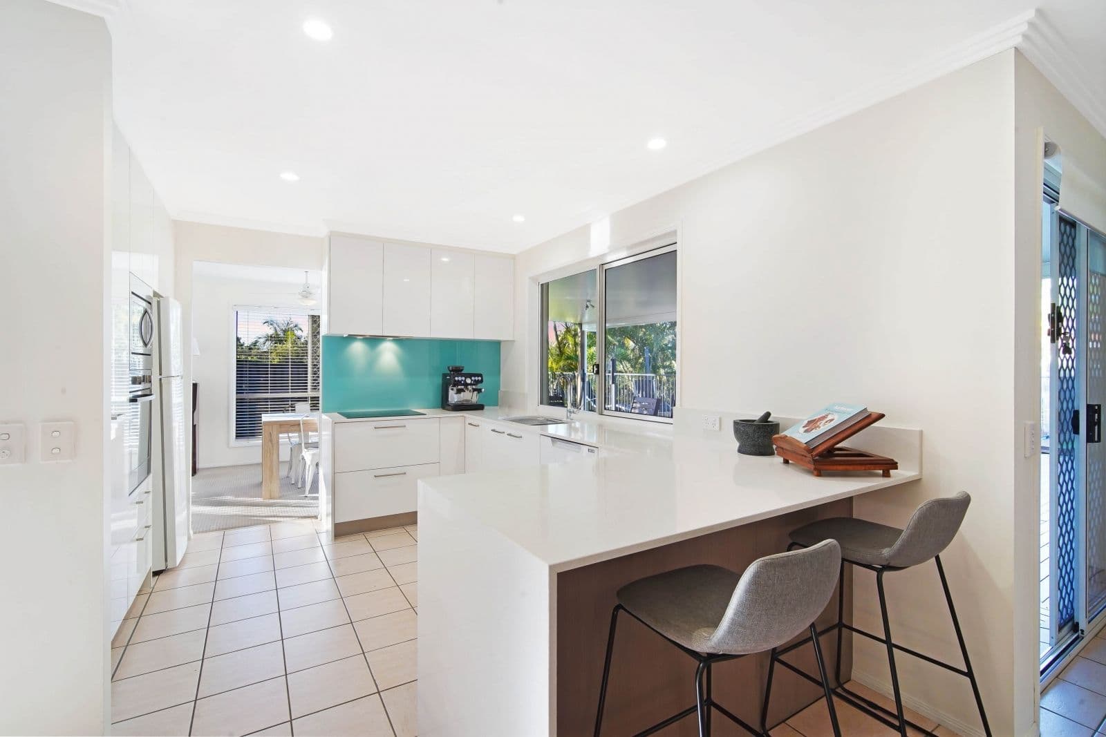2 Ilminster Crescent, Mudgeeraba QLD 4213, Mudgeeraba - Thumbnail 4